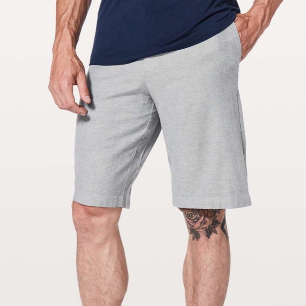 LULULEMON MEN’S COMMISSION SHORT RELAXED QWICK OXFORD 11” BLACK/WHITE 38